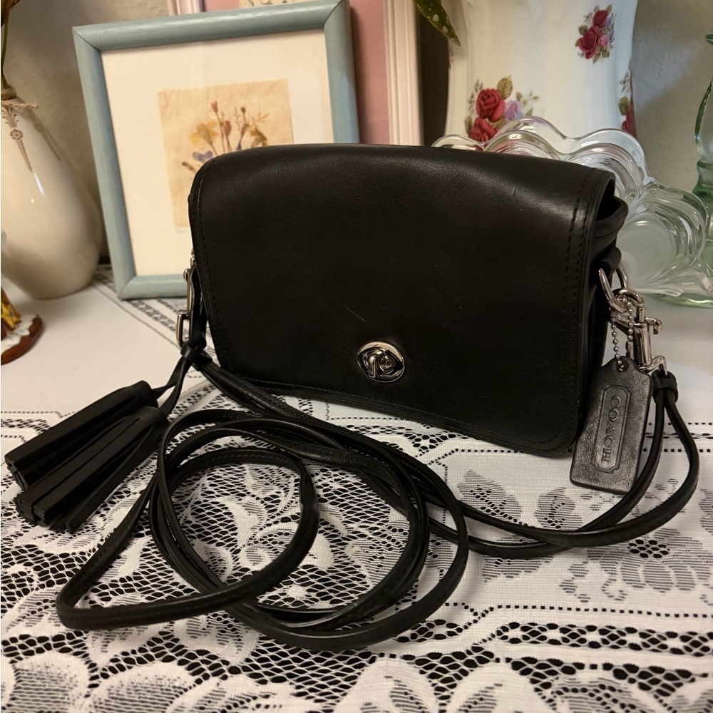 *Like New* Coach Legacy Leather Pocket Purse Vintage Reissue